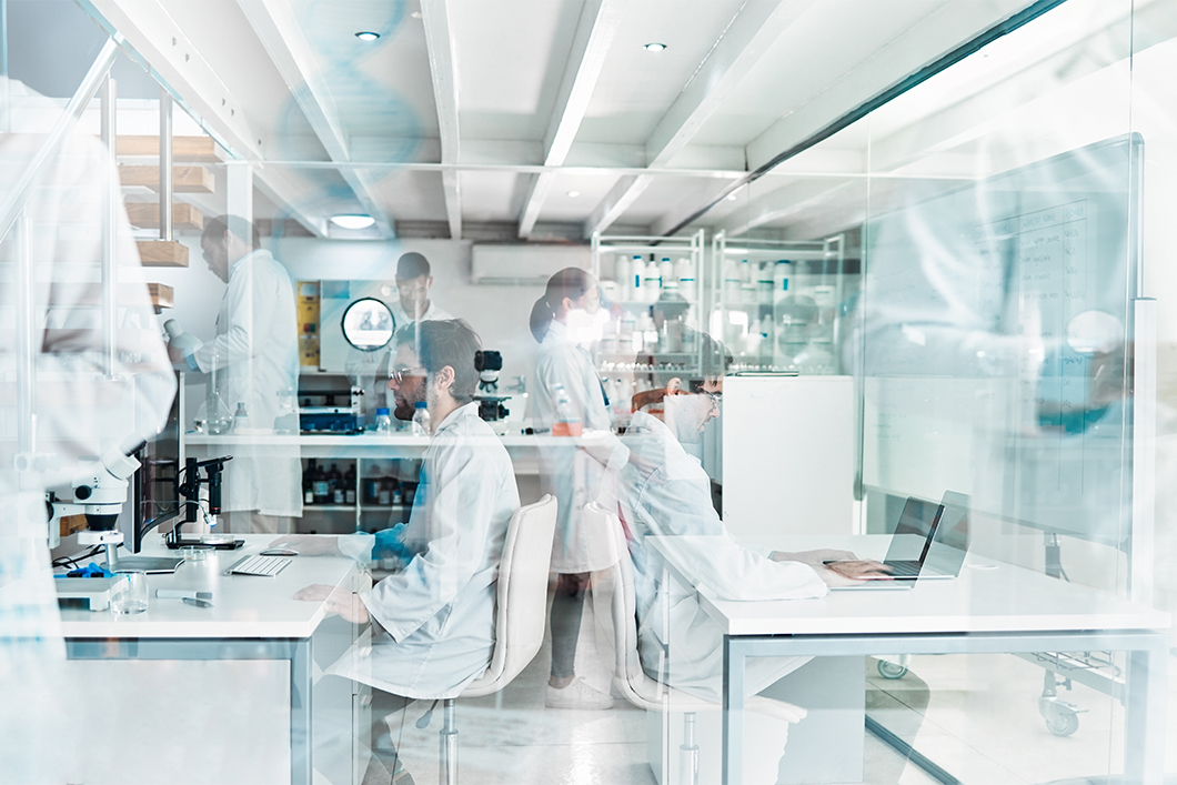 Wissenschaftlerinnen und Wissenschaftler in Laboren in Bewegung Wissenschaftlerinnen und Wissenschaftler in Laboren in Bewegung