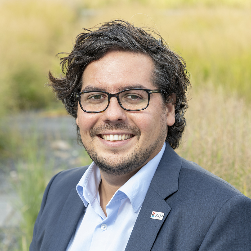 Dr. Carlos Enrique Abad Andrade, Fachbereich Anorganische Referenzmaterialien der Bundesanstalt f&uuml;r Materialforschung und -pr&uuml;fung (BAM)