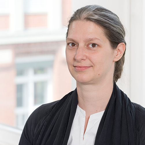  Dr. rer. nat.Dorothee Silbernagl, Mitarbeiterin des Fachbereichs Nano-Tribologie und Nanostrukturierung von Oberfl&auml;chen
