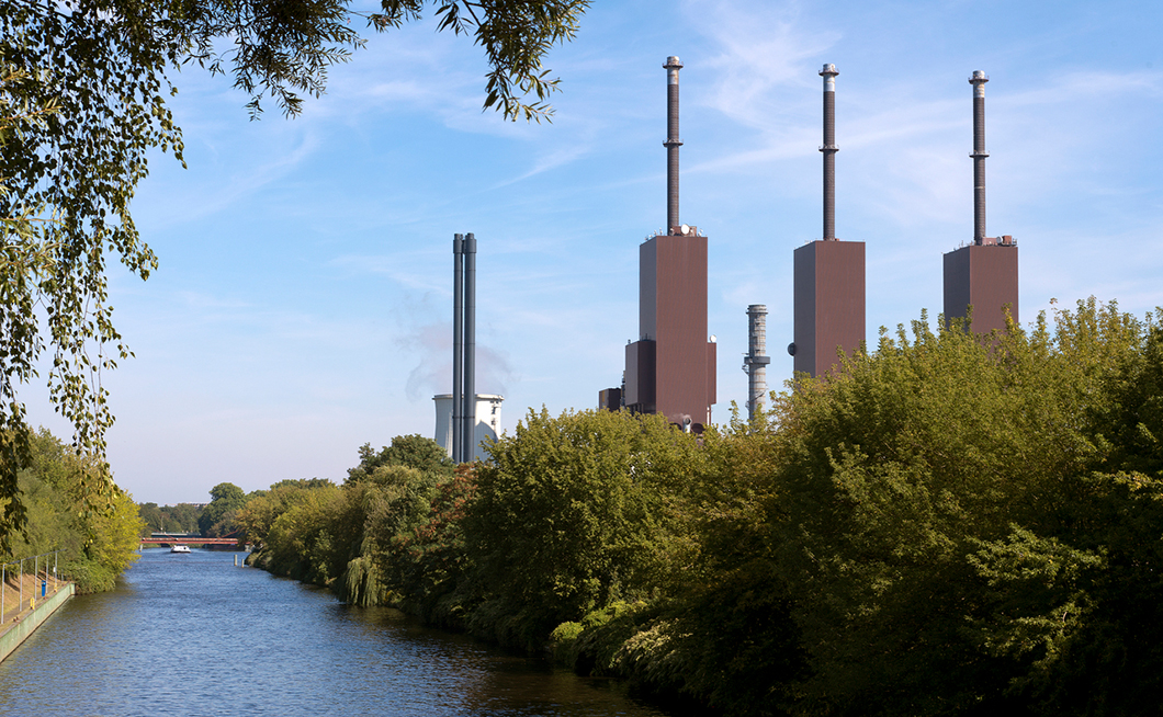 Paper des Monats 3/2022: TF Umwelt Teltowkanal in Berlin Lichterfelde mit dem Kraftwerk Lichterfelde