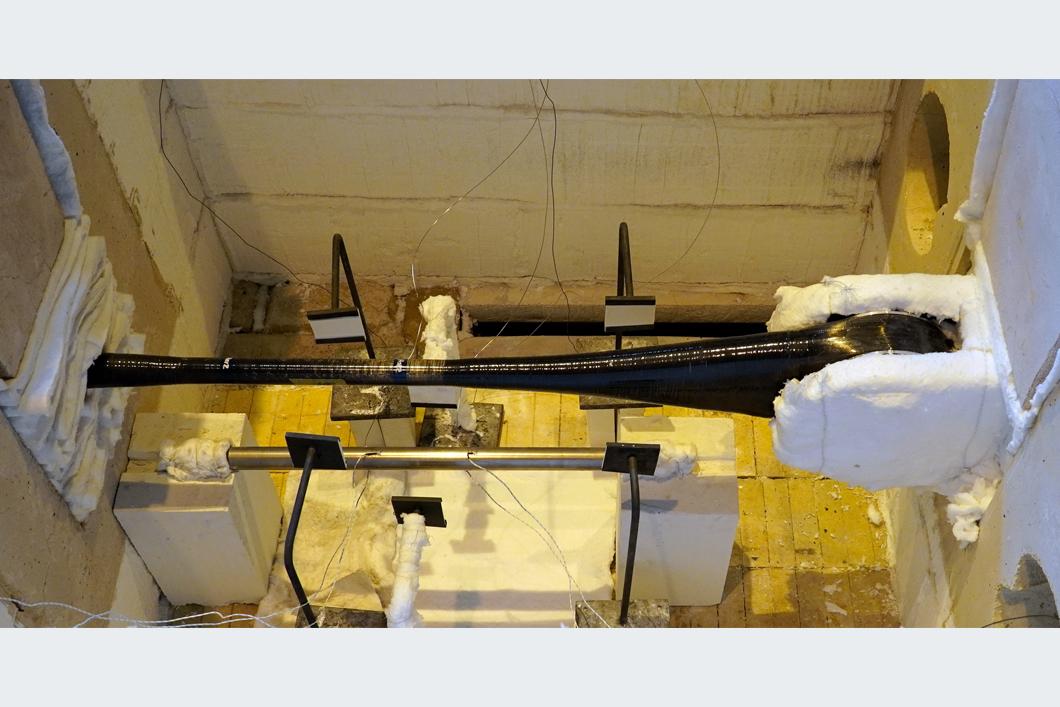 Paper of the month 03/2024: Infrastructure Carbon tension member installed in the furnace at BAM