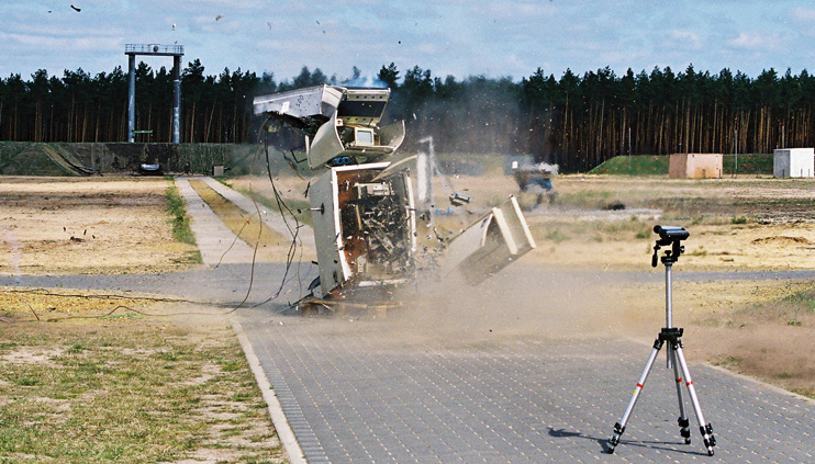 Blast test with a cash machine 
