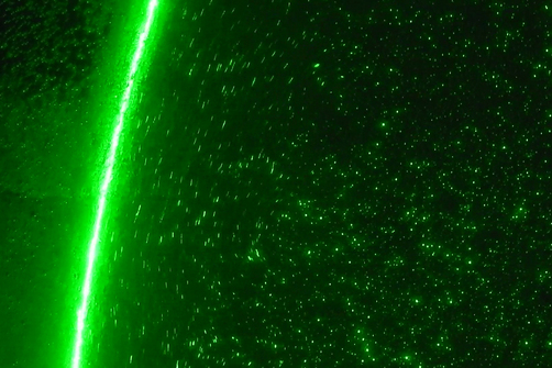 The movements of the fluid and bubbles &nbsp;on the wall become visible during a full engulfment test.