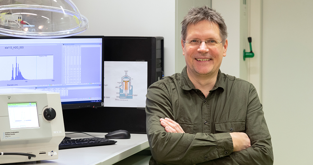 Nano Harald Bresch in the laboratory