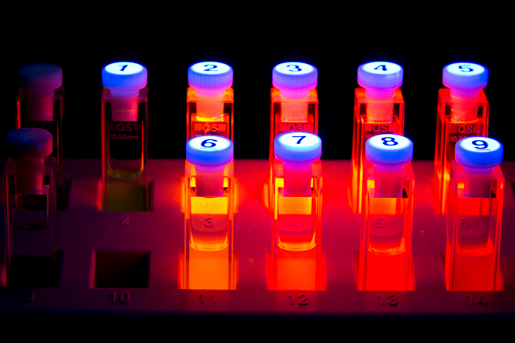 Fluorescent reference materials