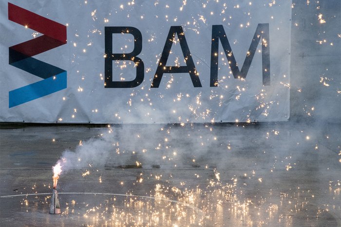 Demonstration von Silvesterfeuerwerk auf dem Gel&auml;nde der BAM