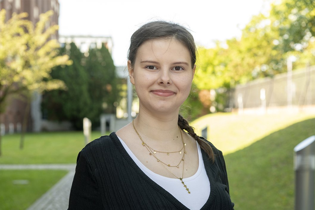 Julia Rogge macht an der BAM ihre Ausbildung zur Kauffrau f&uuml;r B&uuml;romanagement