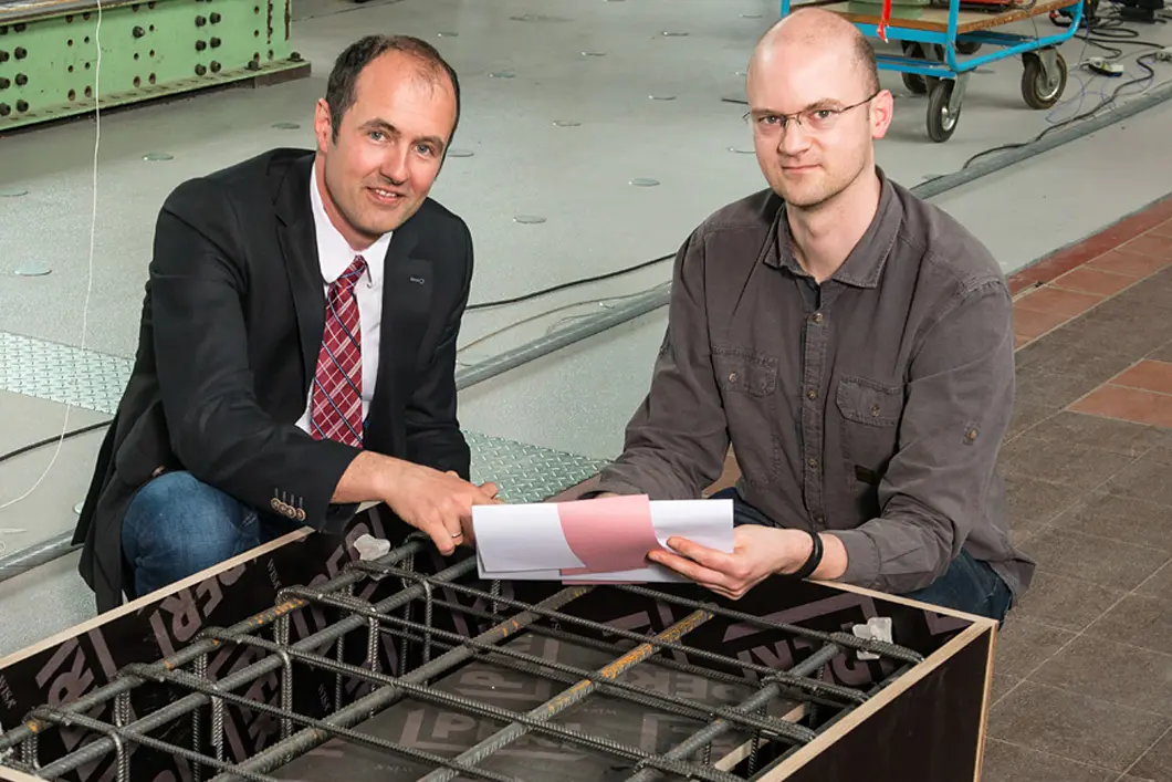 G&ouml;tz H&uuml;sken has tested the planned materials in different bending beam tests.