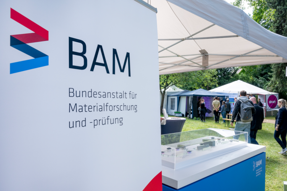 Die BAM stellt auf dem Innovationstag Mittelstand neue Monitoringmethoden f&uuml;r Br&uuml;ckensicherheit sowie ihre Forschung zur Spannugnsrisskorrosion vor.