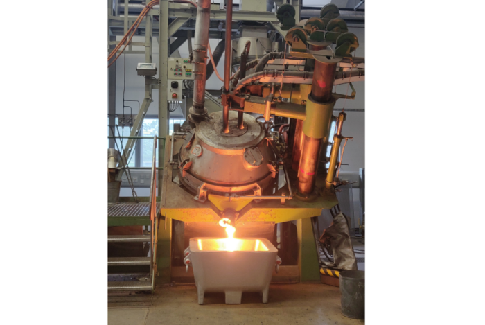 Paper of the month 01/2025: TF Umwelt Casting of a low-iron steelwork slag reduced in a semitechnical-scale arc furnace