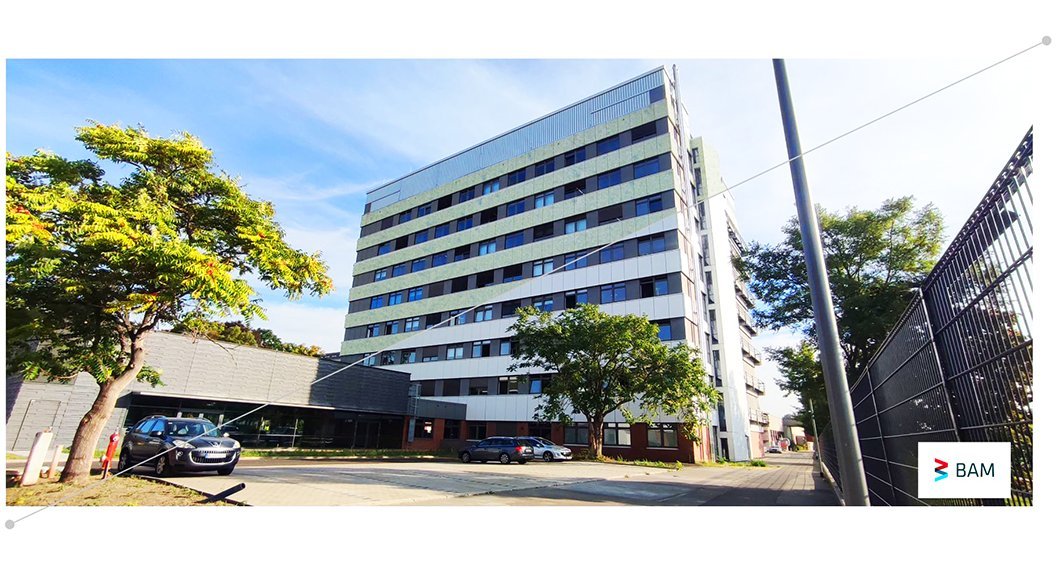 Vision einer mit Algen bewachsenen Fassade