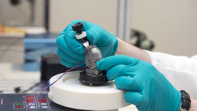 Foto: Modell einer Kugelm&uuml;hle Kachel Vorschau