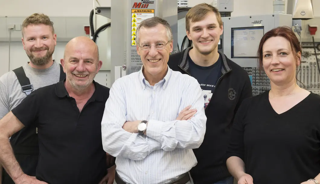 Prof. Manuel Piedade und das BAM-Team in der Werkstatt