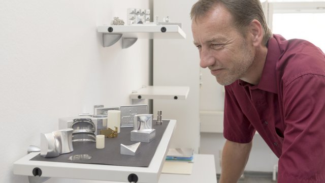Martin Hollesch mit einer Auswahl an Musterbearbeitungen. Kachel Vorschau