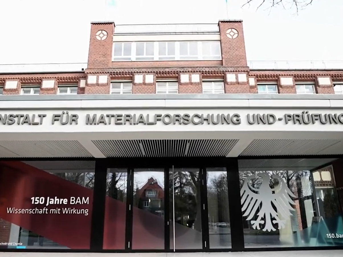 Screenshot of an image from the video "From the lab to sustainable concrete".