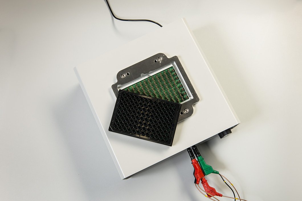 Less equipment also means that one can take swift action and carry out measurements on site, especially in the case of an emergency. For this, the technology must be light and easy to transport. Tile preview