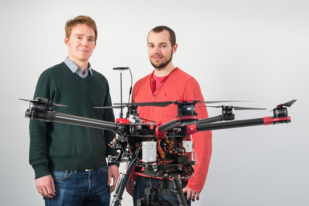 They now have a larger platform, which has six rotors and an integrated self-stabilising open-path laser that can measure gases up to 30 metres away from the aircraft. The link between the flight deck and such a sensor is unique worldwide. Tile preview