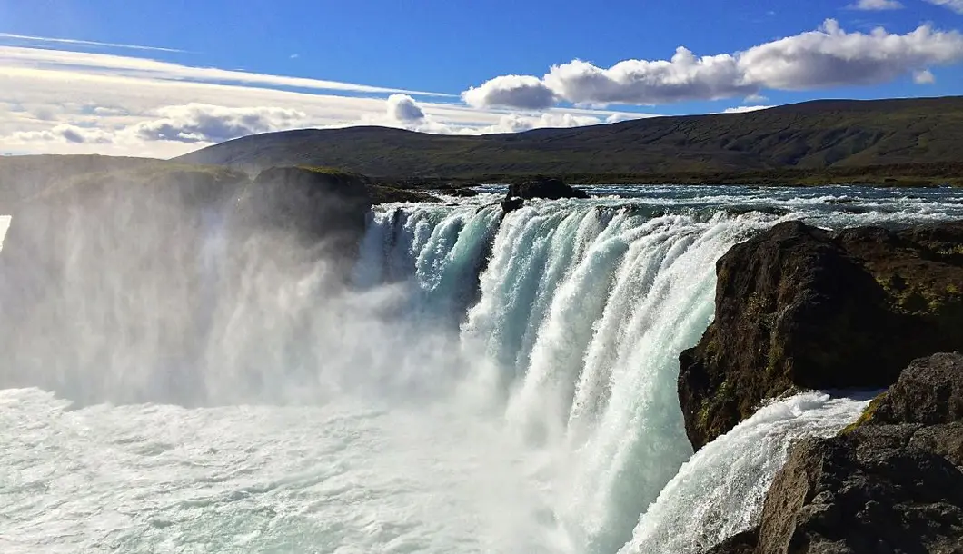 Der beeindruckende Godafoss-Wasserfall (Elena Klevakina)