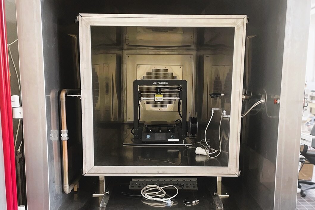 FFF-3D printer in an emission test chamber 