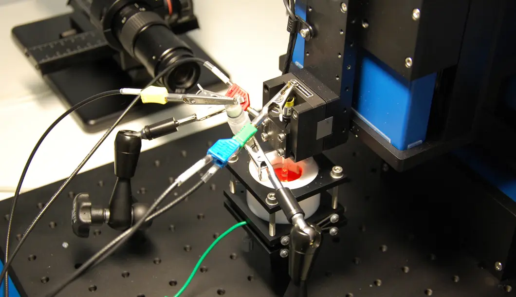 And this is what a scanning microscope looks like: here it is the setup for experiments allowing the analysis of localised corrosion processes.