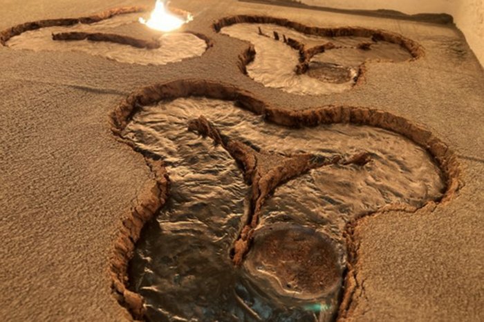 Additive manufacturing with moon dust Manufacturing of paving elements from lunar dust using 3D printing (laser melting process) in the laboratory