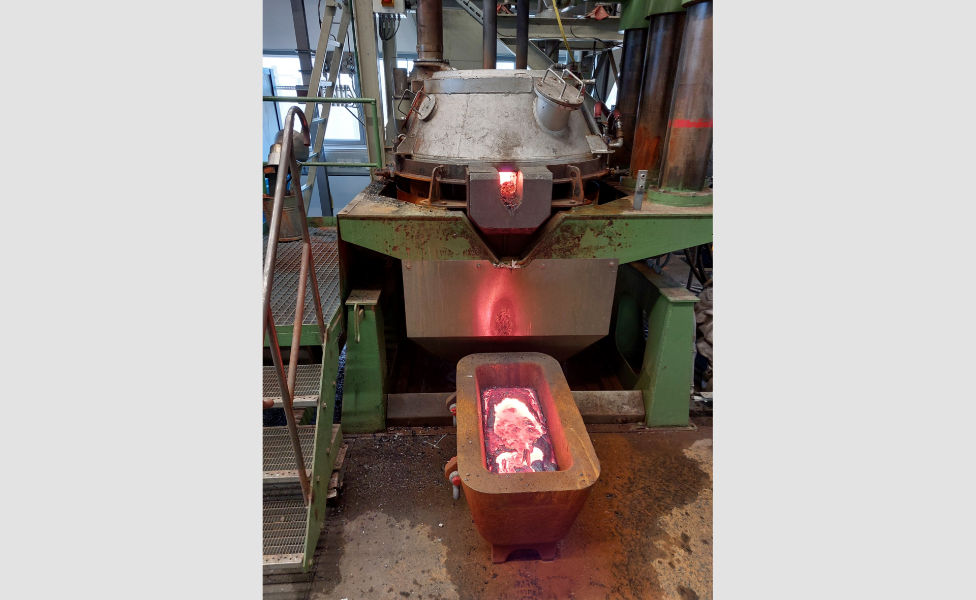 Glowing steel during the manufacturing process