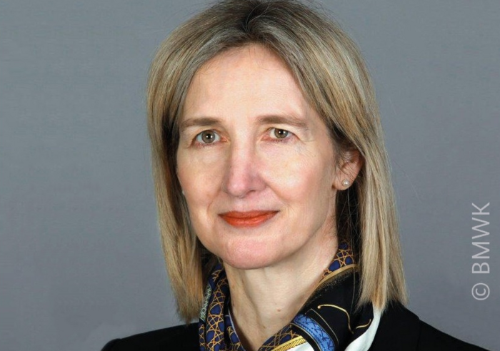Christina Decker