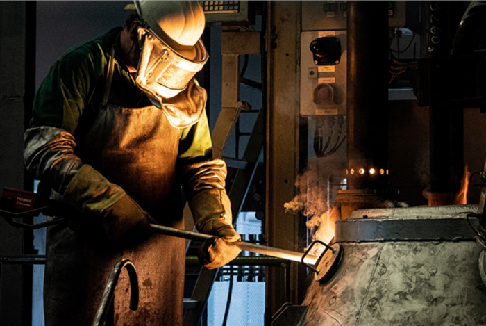 Die BAM untersucht im ZEROSTEEL-Projekt u.a. die wasserstoffbasierte Direktreduktion von Eisenerz im industriellen Maßstab.